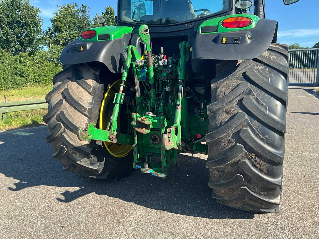 Farm tractor John deere 6170 R: picture 20