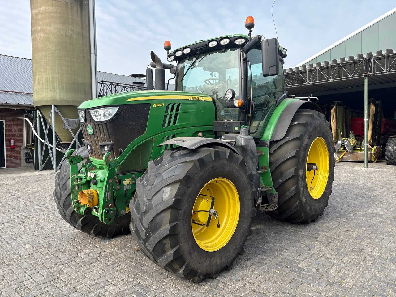 John deere 6215R - Farm tractor: picture 1 John deere 6215R - Farm tractor: picture 1