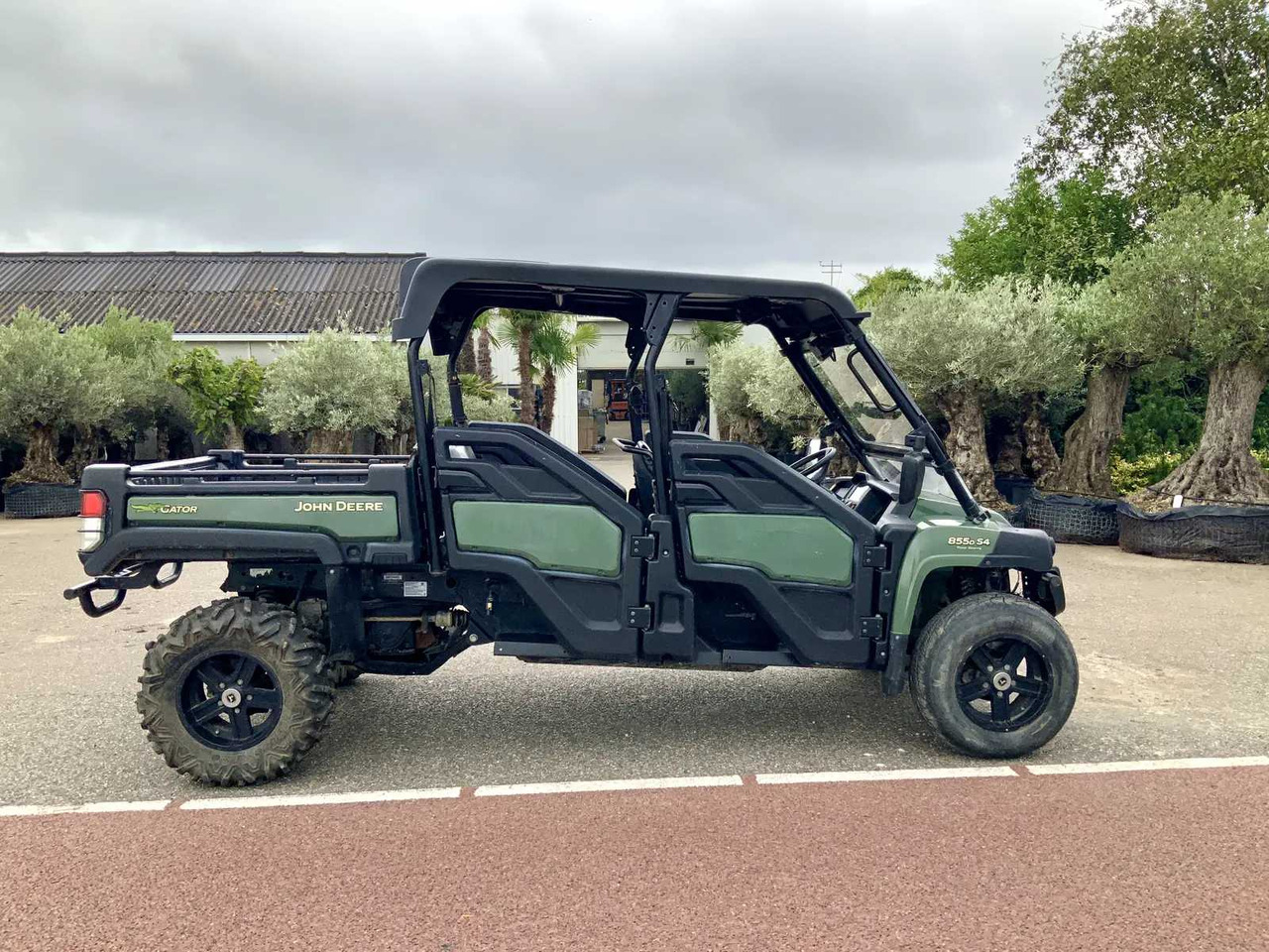 John deere Gator XUV 4x4 IRS - Municipal tractor: picture 5 John deere Gator XUV 4x4 IRS - Municipal tractor: picture 5