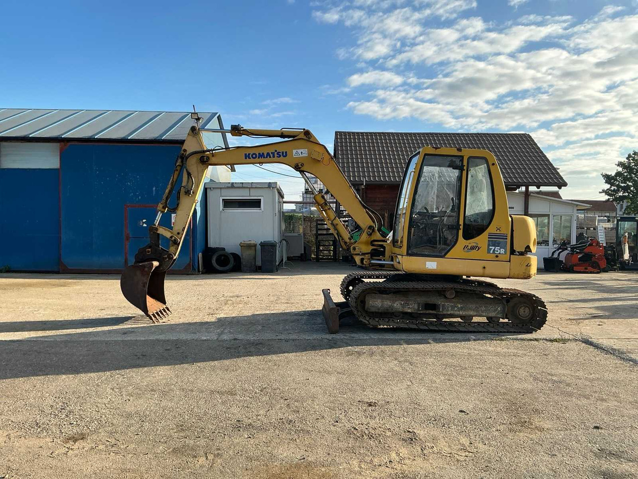 KOMATSU - PC 75R - MIDI-EXCAVATOR - 2004 - Excavator: picture 4 KOMATSU - PC 75R - MIDI-EXCAVATOR - 2004 - Excavator: picture 4