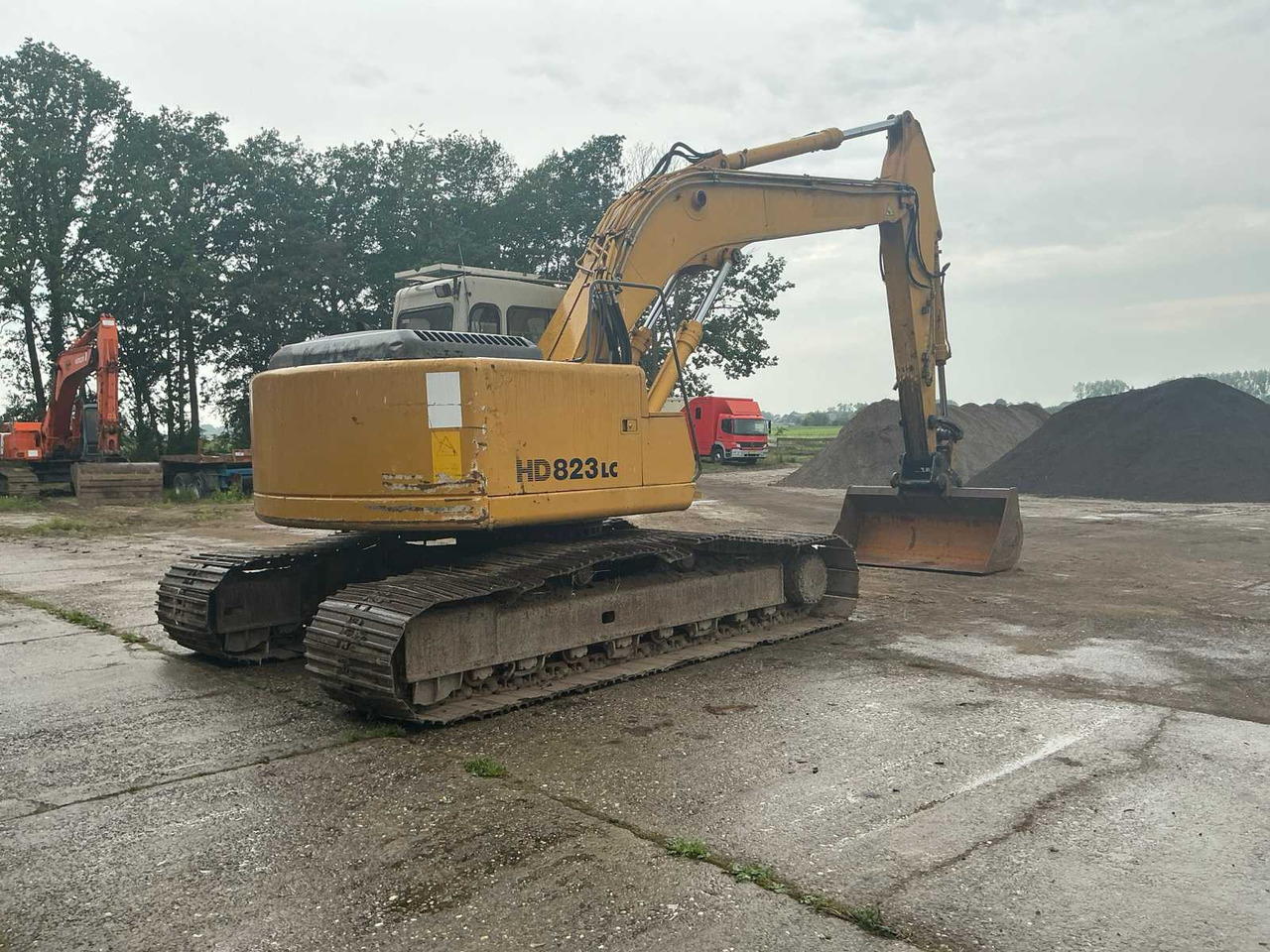 Kato HD823LC - Crawler excavator: picture 5 Kato HD823LC - Crawler excavator: picture 5