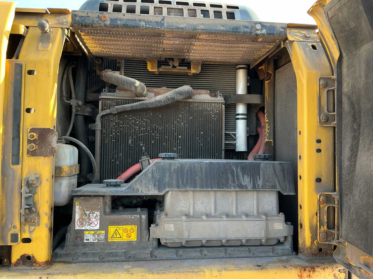 Crawler excavator Komatsu HB215 Hybrid: picture 24