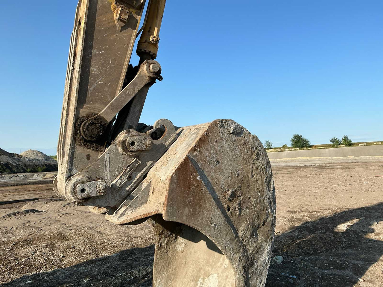 Crawler excavator Komatsu HB215 Hybrid: picture 17