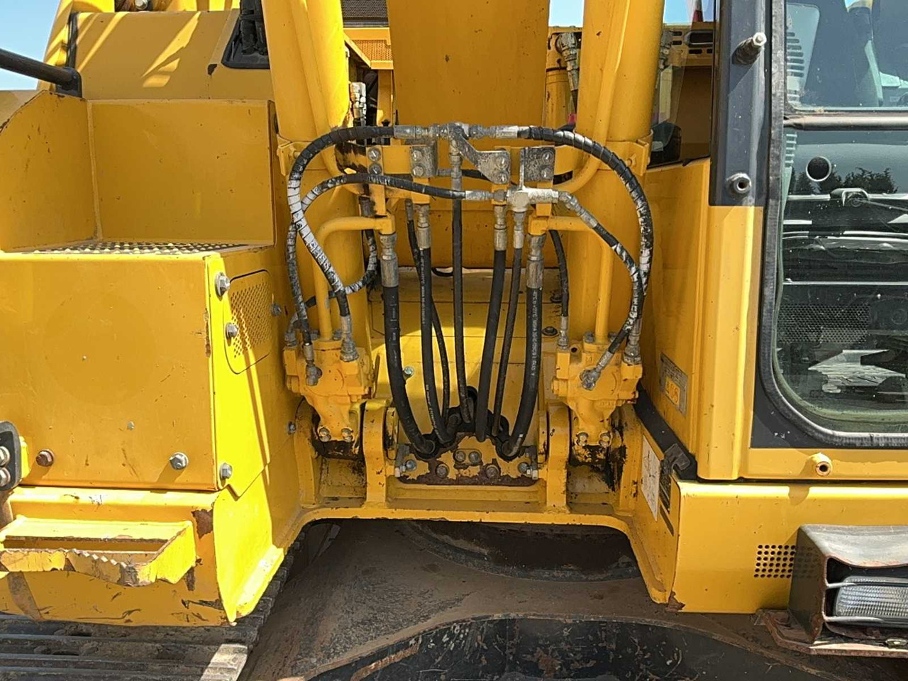 Crawler excavator Komatsu PC138 us-11: picture 29