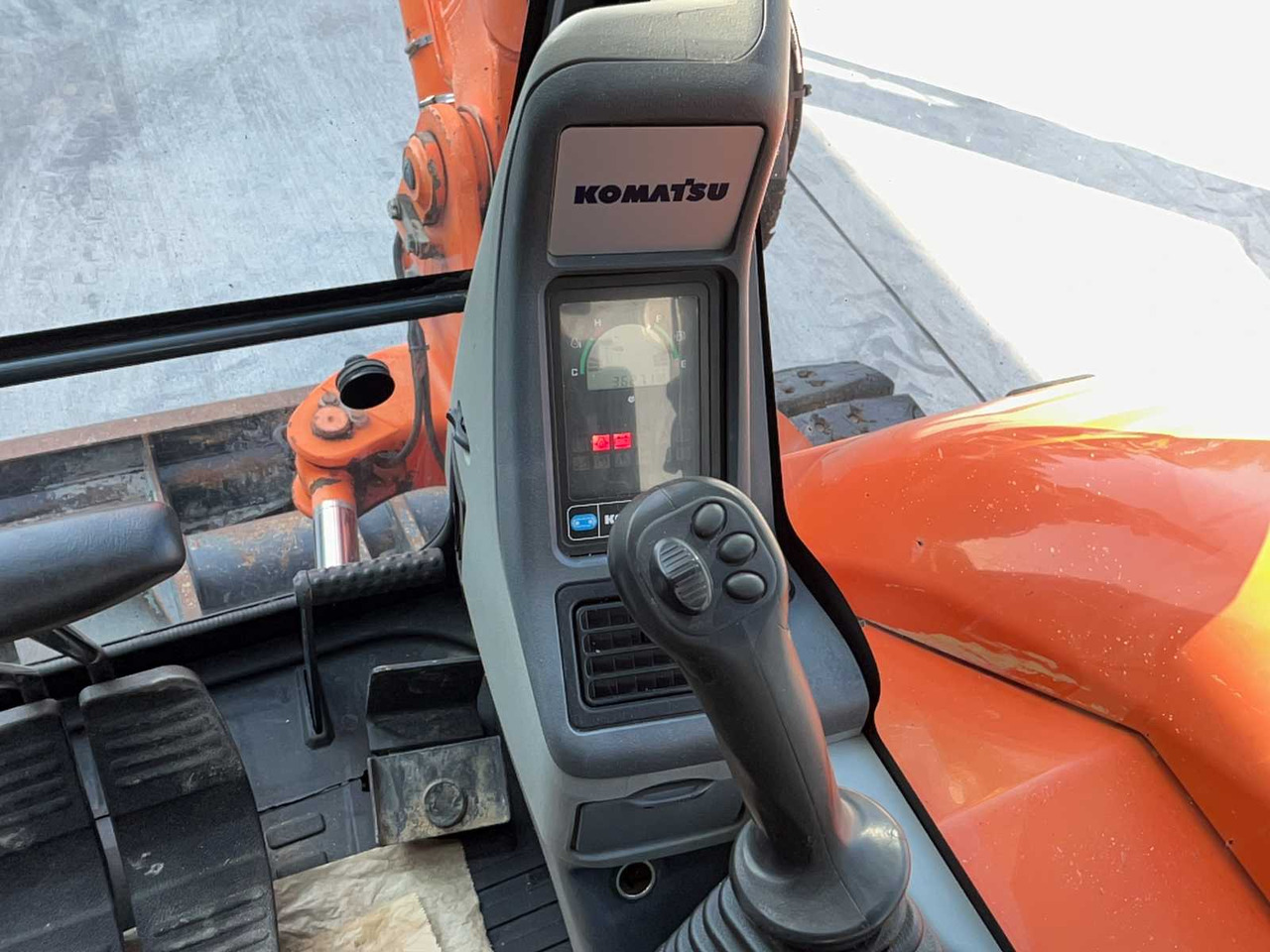 Crawler excavator Komatsu PC80MR-3: picture 12