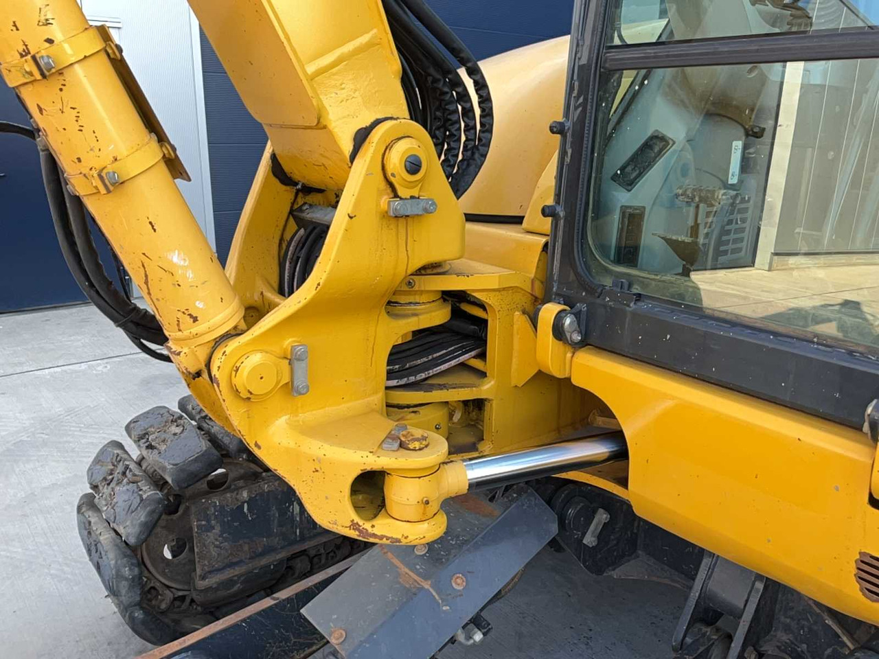 Crawler excavator Komatsu PC80MR: picture 14