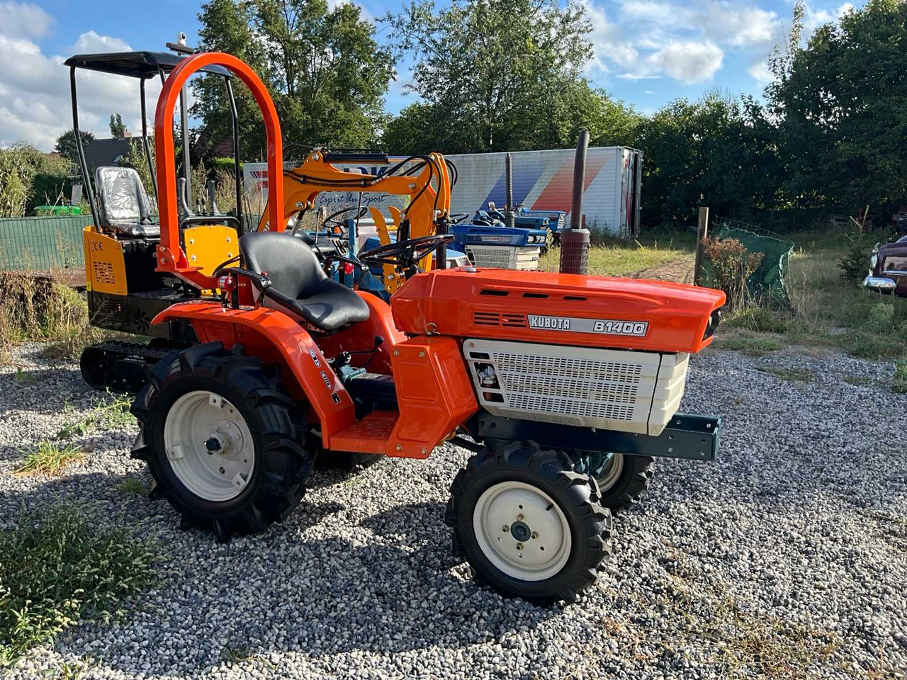 Kubota B1400DT - Farm tractor: picture 3 Kubota B1400DT - Farm tractor: picture 3