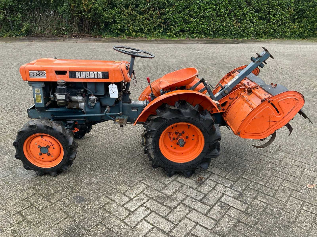 Kubota B6000 - Compact tractor: picture 5 Kubota B6000 - Compact tractor: picture 5