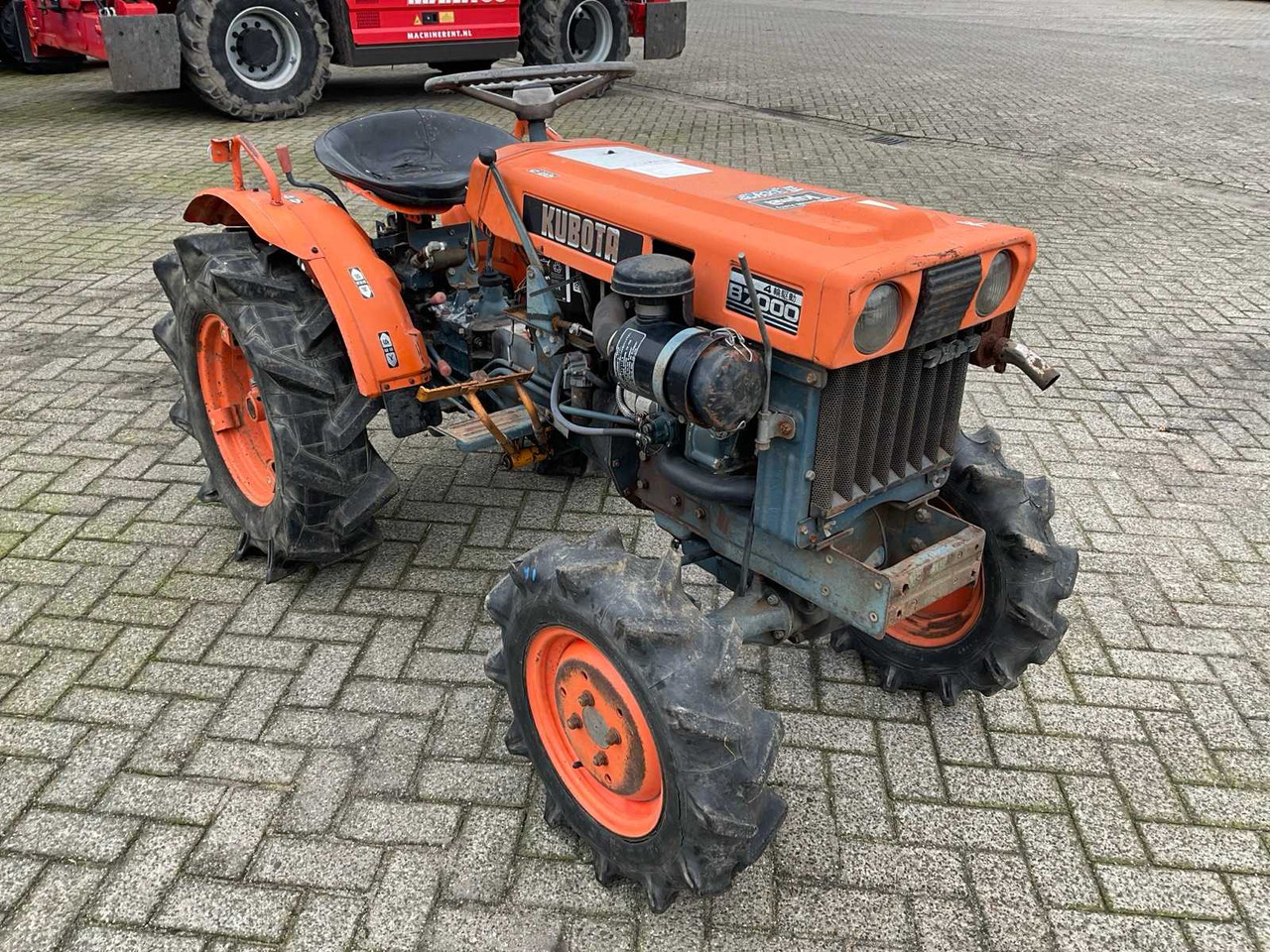 Kubota B7000 - Compact tractor: picture 4 Kubota B7000 - Compact tractor: picture 4