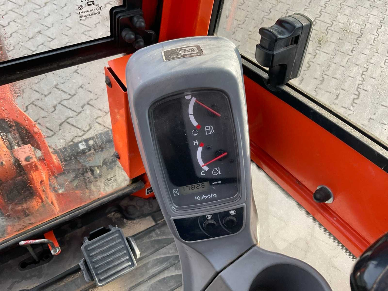 Mini excavator Kubota KX016-4: picture 20
