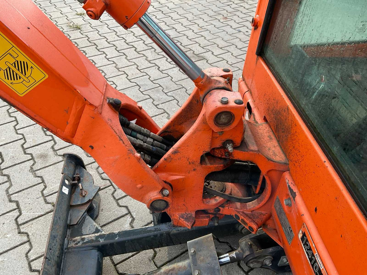 Mini excavator Kubota KX016-4: picture 7