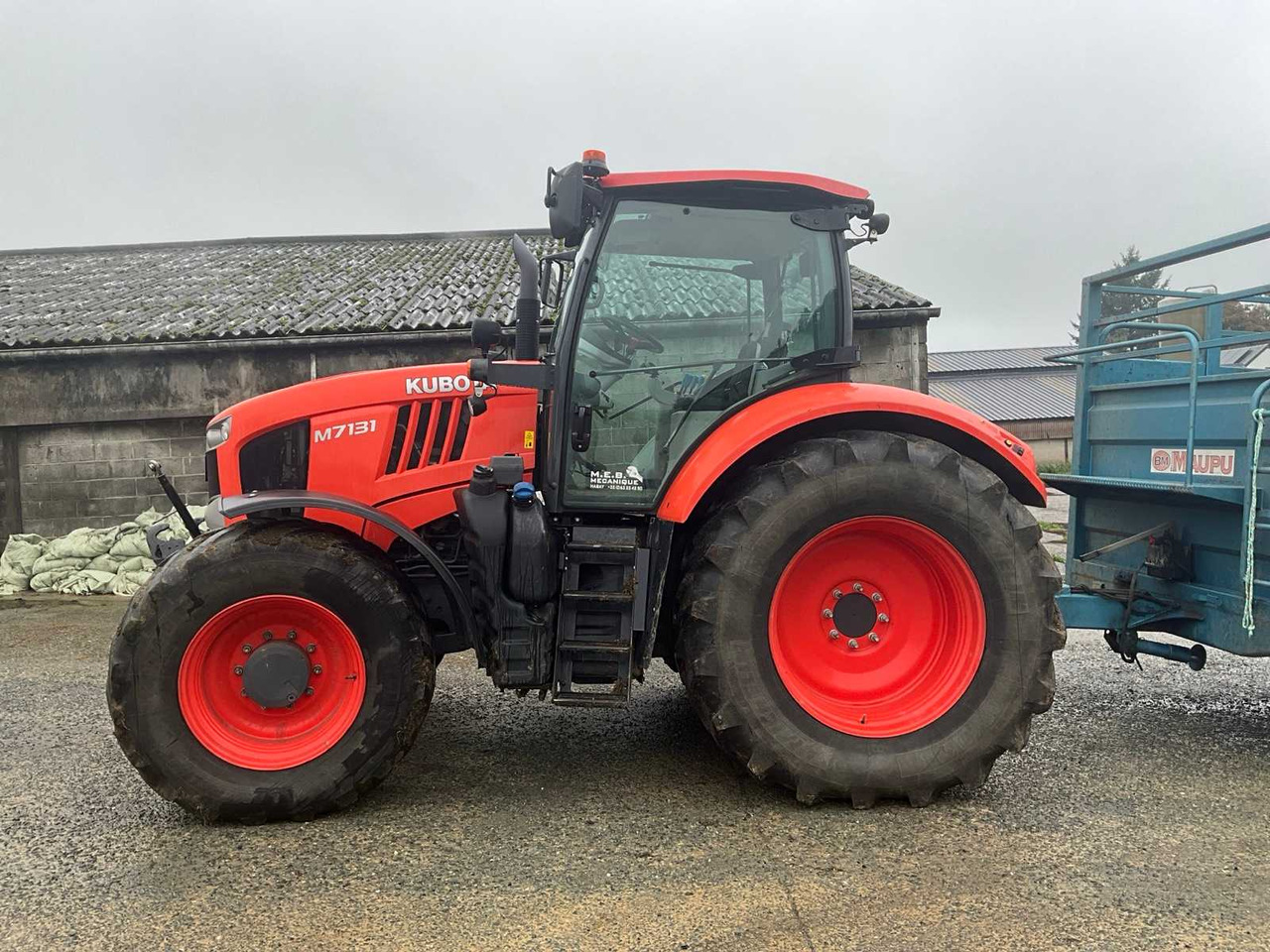 Kubota M7131 - Farm tractor: picture 2 Kubota M7131 - Farm tractor: picture 2