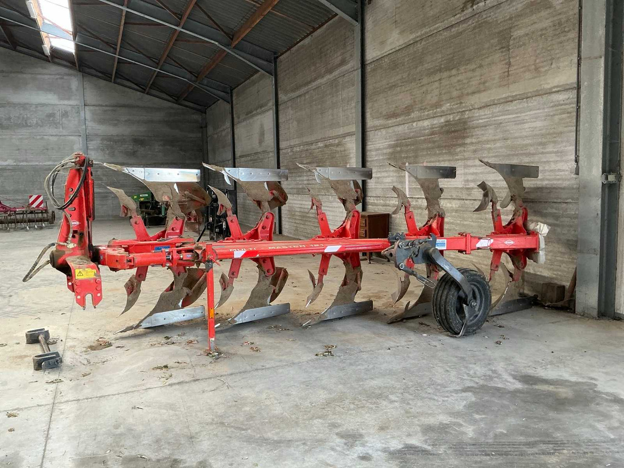 Kühn MM 121 4ET - Plow: picture 2 Kühn MM 121 4ET - Plow: picture 2