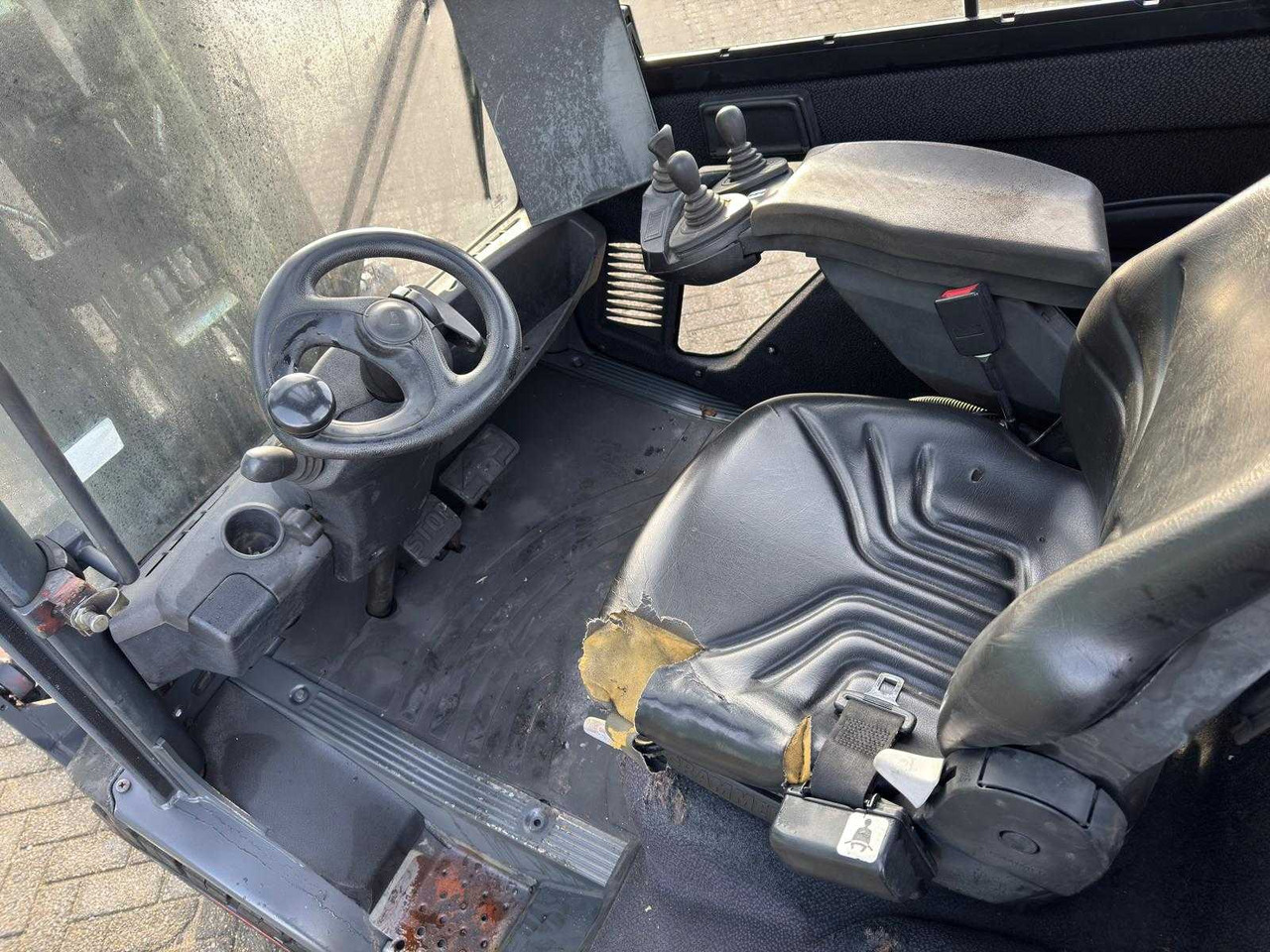 LINDE - 2010 - H35D - FORKLIFT TRUCK - Forklift: picture 5 LINDE - 2010 - H35D - FORKLIFT TRUCK - Forklift: picture 5