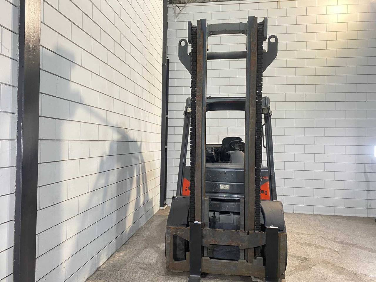 LINDE - 2015 - H45D - 4500KG LIFTING CAPACITY - FORKLIFT - Forklift: picture 4 LINDE - 2015 - H45D - 4500KG LIFTING CAPACITY - FORKLIFT - Forklift: picture 4