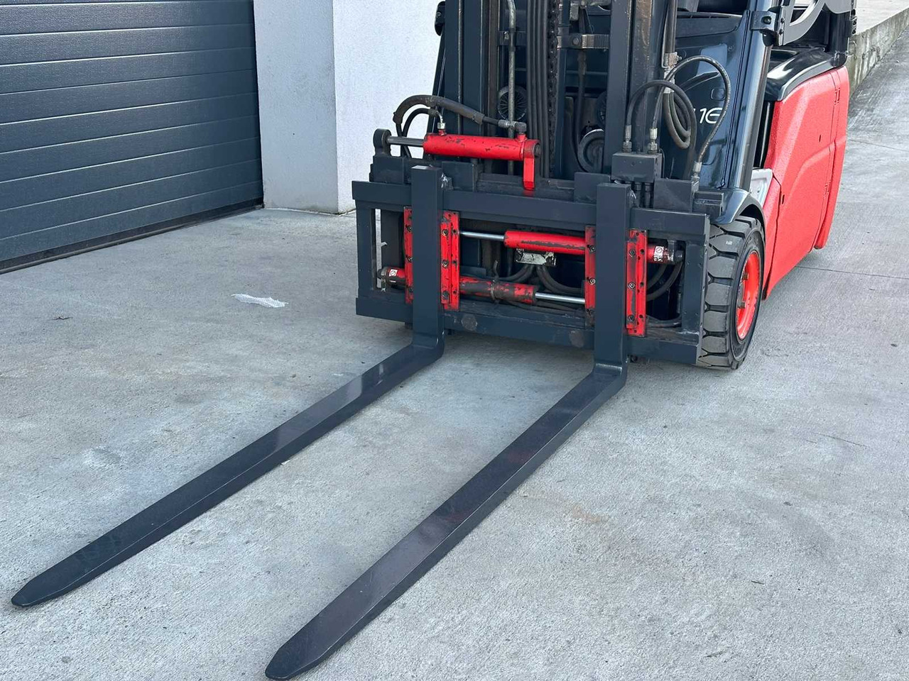 LINDE - E16L-01 - ELECTRIC FORKLIFT TRUCKS - 2012 - Forklift: picture 5 LINDE - E16L-01 - ELECTRIC FORKLIFT TRUCKS - 2012 - Forklift: picture 5