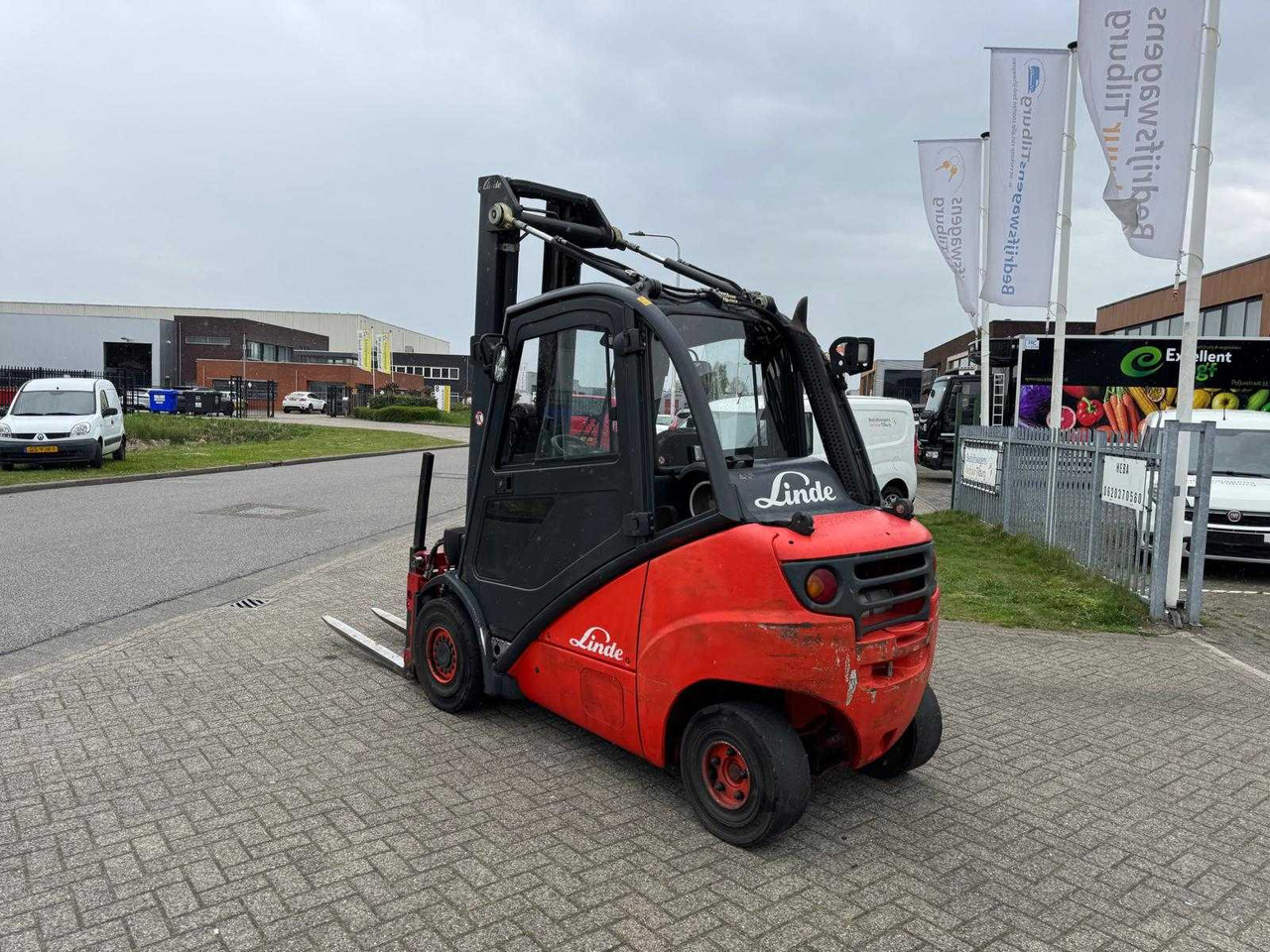 LINDE - H30 - FORKLIFT TRUCKS - 2006 - Forklift: picture 3 LINDE - H30 - FORKLIFT TRUCKS - 2006 - Forklift: picture 3