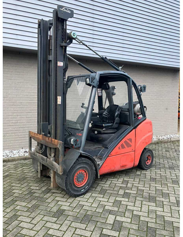LINDE - H35T - FORKLIFT TRUCK - Forklift: picture 2 LINDE - H35T - FORKLIFT TRUCK - Forklift: picture 2