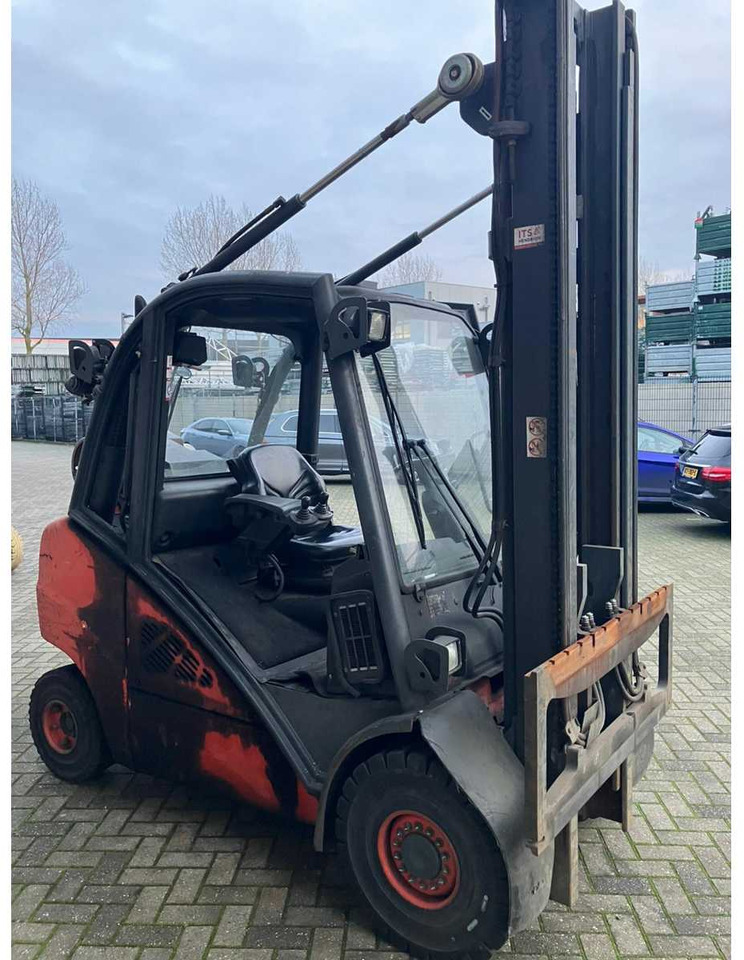 LINDE - H35T - FORKLIFT TRUCK - Forklift: picture 4 LINDE - H35T - FORKLIFT TRUCK - Forklift: picture 4