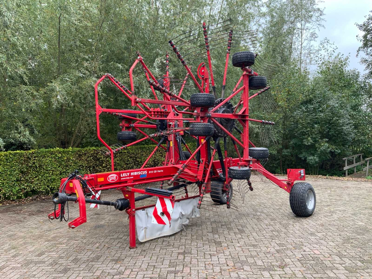 Lely Hibiscus 915 CD Vario - Hay and forage equipment: picture 1 Lely Hibiscus 915 CD Vario - Hay and forage equipment: picture 1