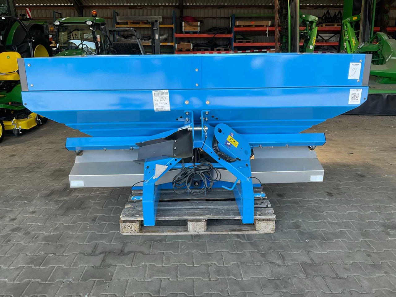 Lemken Spica 8 - Fertilizer spreader: picture 2 Lemken Spica 8 - Fertilizer spreader: picture 2