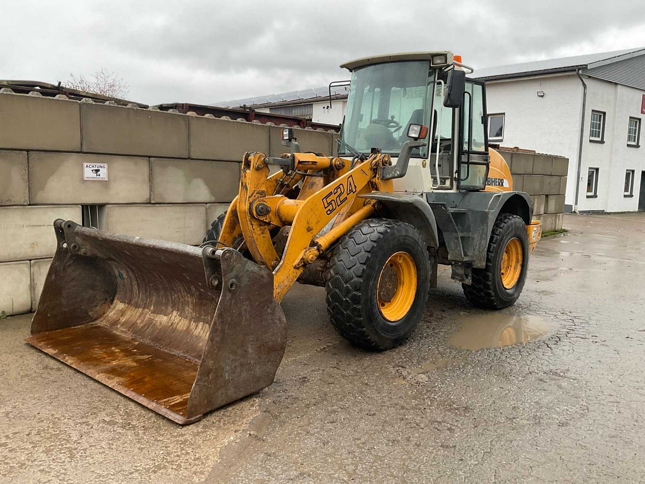 Liebherr L524 - Wheel loader: picture 1 Liebherr L524 - Wheel loader: picture 1