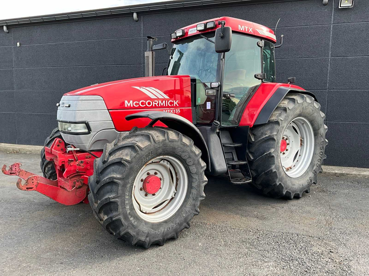 McCormick MTX135 - Farm tractor: picture 1 McCormick MTX135 - Farm tractor: picture 1