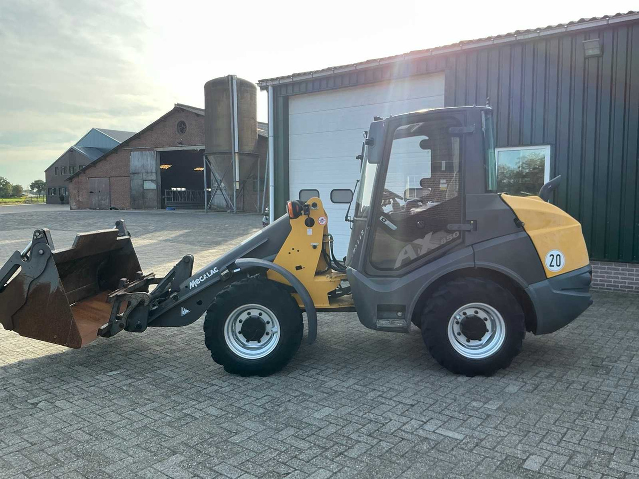 Mecalac AX850 - Wheel loader: picture 4 Mecalac AX850 - Wheel loader: picture 4
