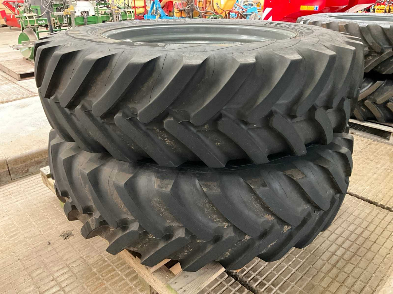 Michelin Spraybib - Wheels and tires for Farm tractor: picture 3 Michelin Spraybib - Wheels and tires for Farm tractor: picture 3