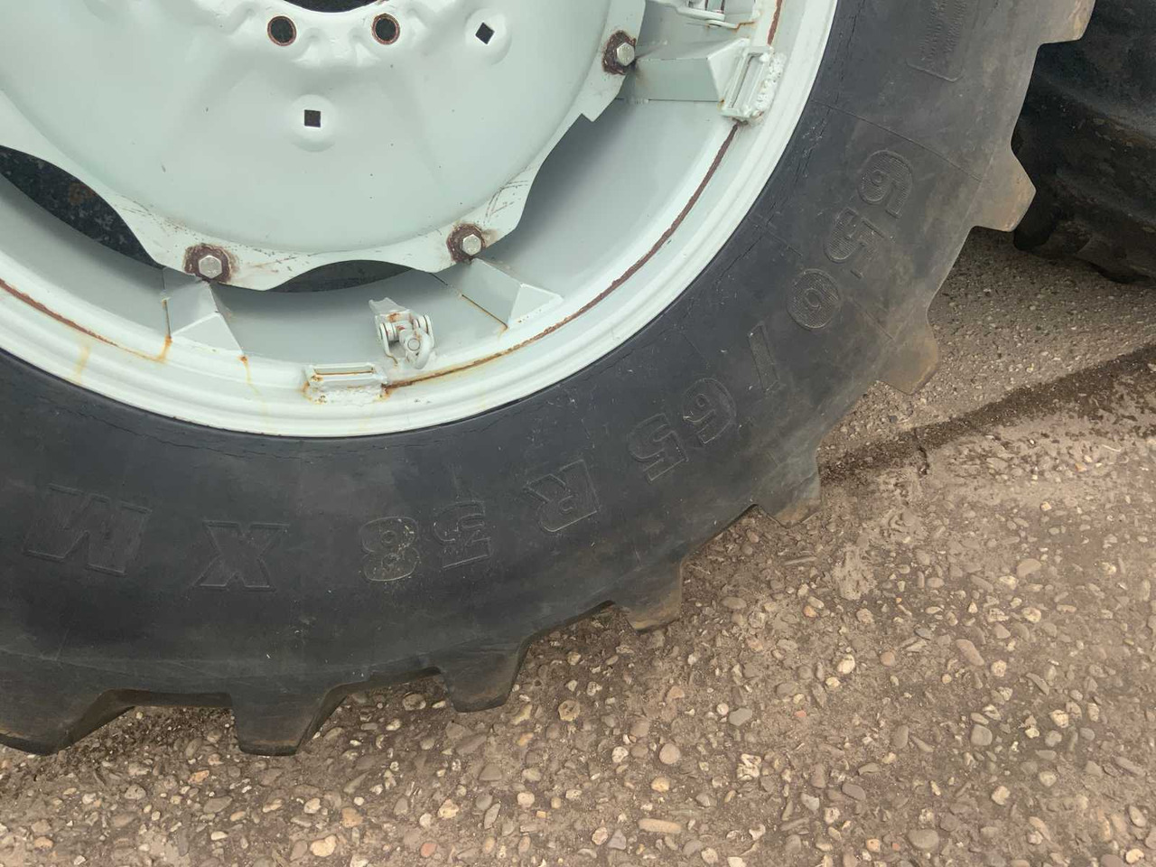 Wheels and tires for Farm tractor Michelin XM108: picture 6