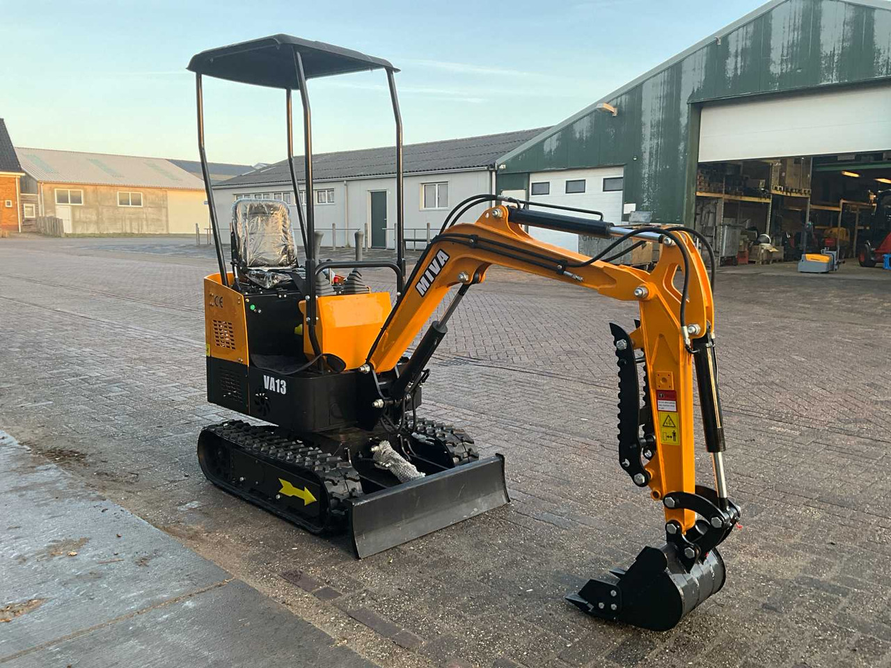 Miva VA13 - Mini excavator: picture 2 Miva VA13 - Mini excavator: picture 2