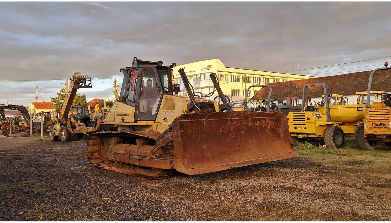 NEW HOLLAND - BULLDOZER - 2005 - Bulldozer: picture 4 NEW HOLLAND - BULLDOZER - 2005 - Bulldozer: picture 4