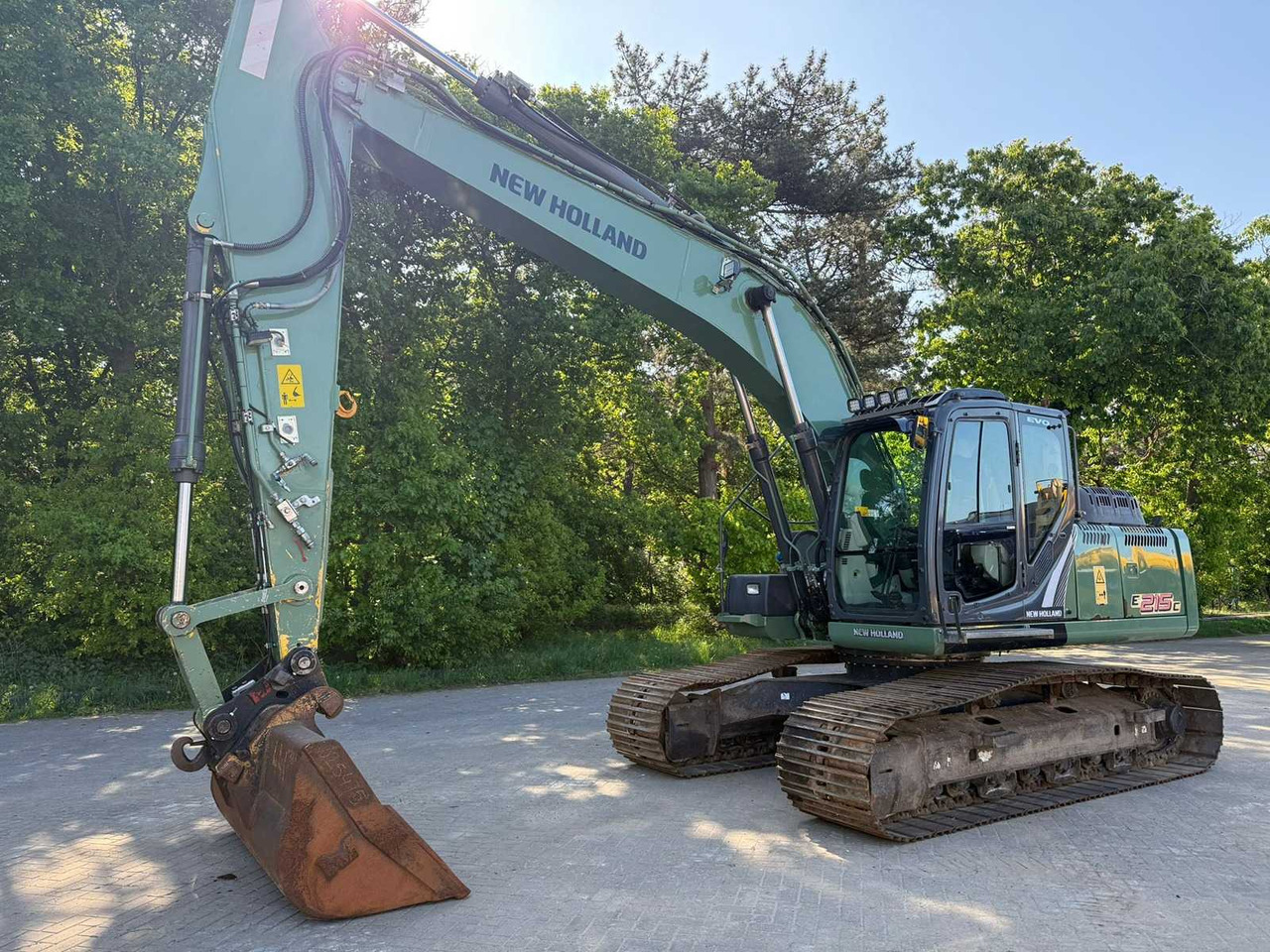 New Holland E215C - Crawler excavator: picture 1 New Holland E215C - Crawler excavator: picture 1