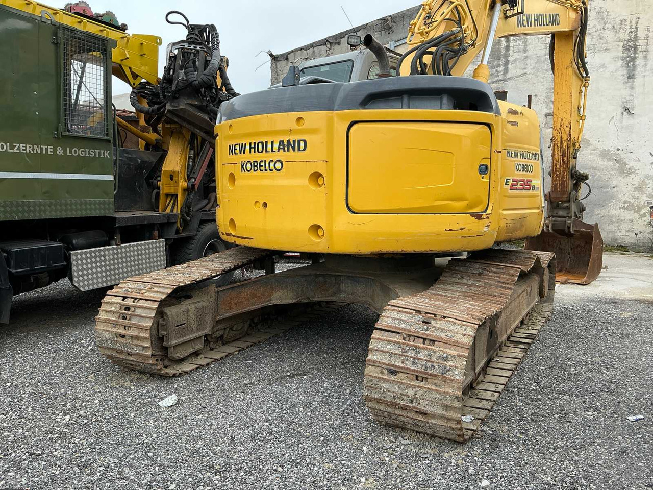 Crawler excavator New Holland E235BSR-2: picture 19