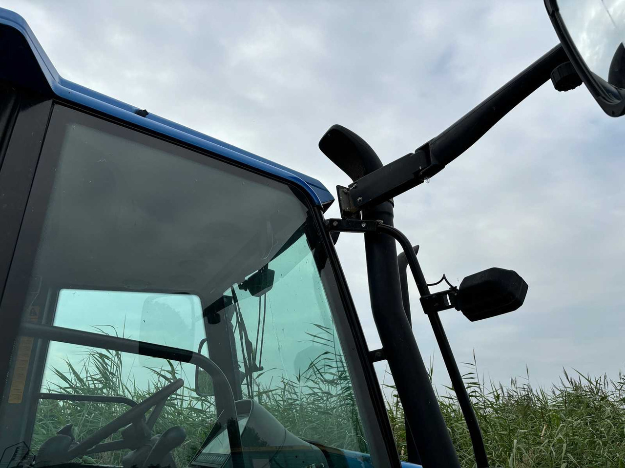 Farm tractor New Holland ts90: picture 33