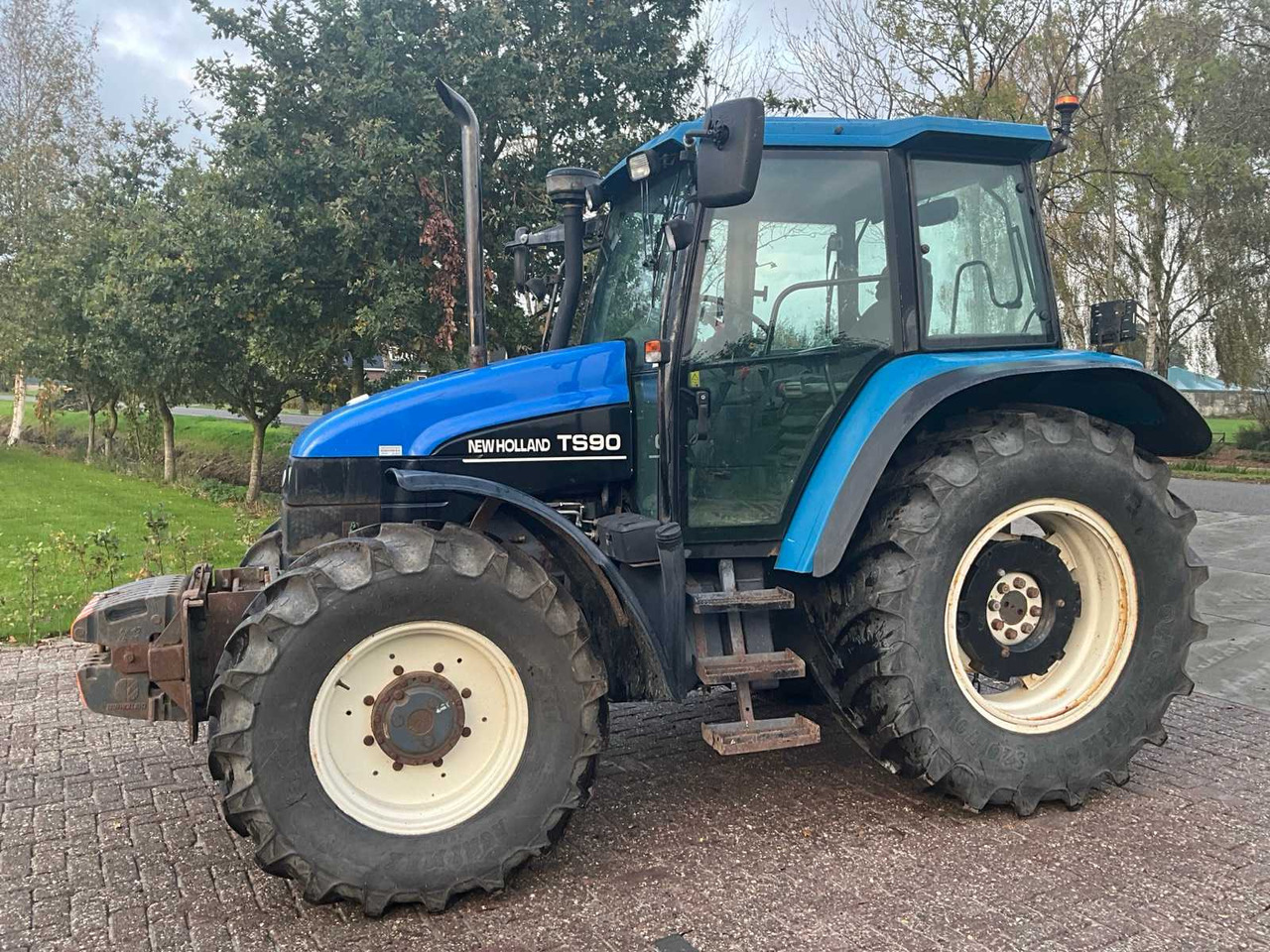 New holland TS90 - Farm tractor: picture 5 New holland TS90 - Farm tractor: picture 5