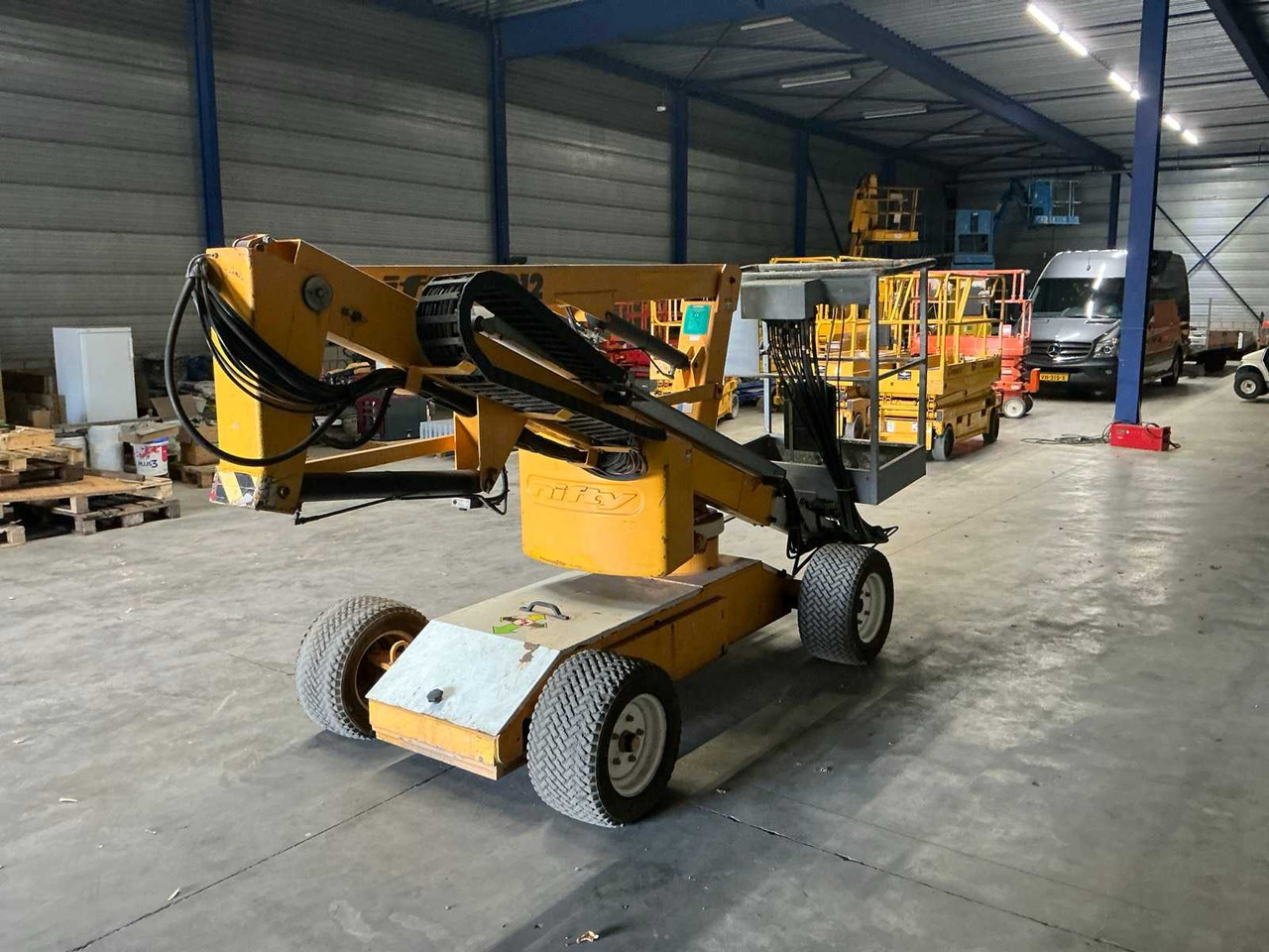 Nifty HR12 NE - Aerial platform: picture 4 Nifty HR12 NE - Aerial platform: picture 4