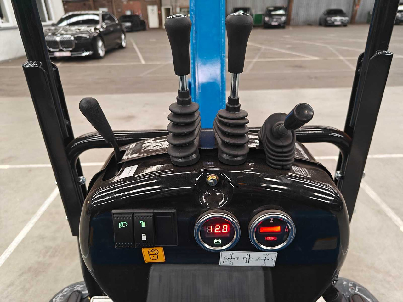 Mini excavator RIPPA - 2025 - R10 - MINI EXCAVATOR: picture 6