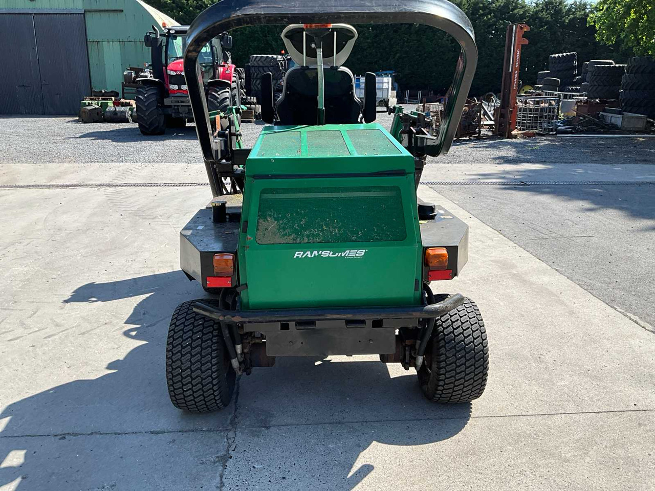 Ransomes Parkway 2250 plus - Flail mower/ Mulcher: picture 4 Ransomes Parkway 2250 plus - Flail mower/ Mulcher: picture 4