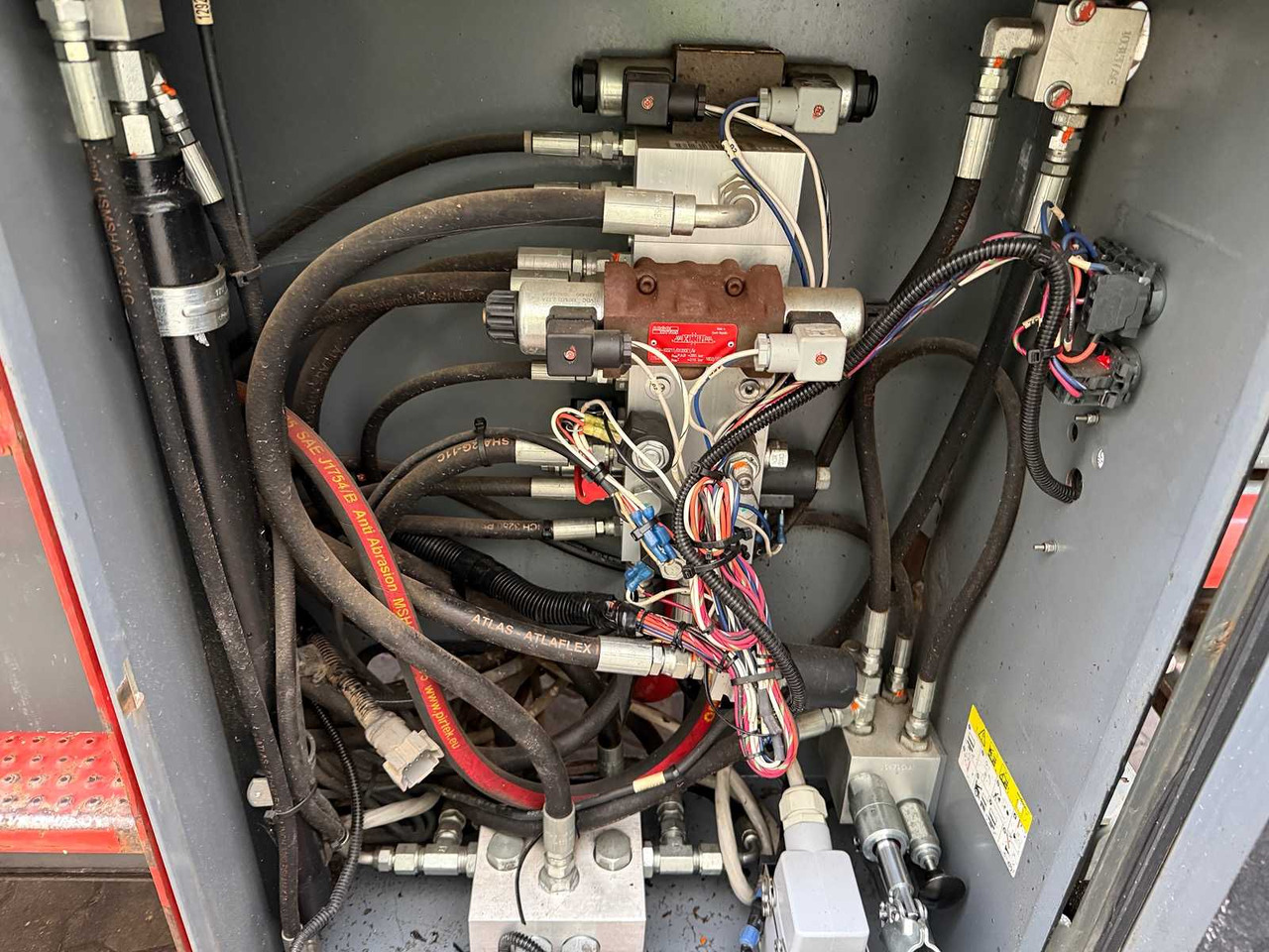 Aerial platform SKYJACK - SJ8841RT 4X4 DIESEL - 14.5 METERS - 2016 - AERIAL WORK PLATFORM: picture 18