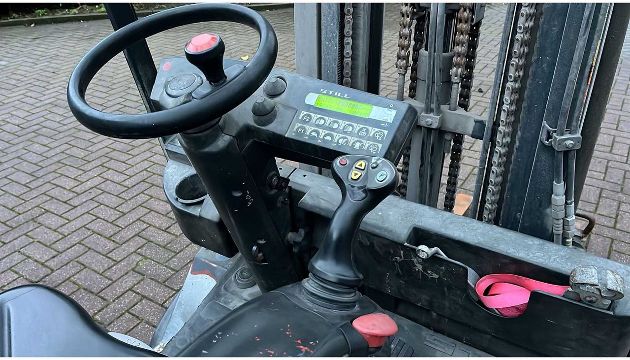 STILL - 2000 - R60-25 - FORKLIFT - Forklift: picture 4 STILL - 2000 - R60-25 - FORKLIFT - Forklift: picture 4
