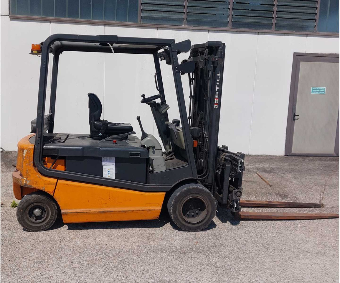 STILL - R60-30 - FORKLIFT TRUCK WITH UNUSED BATTERIES - 2006 - Forklift: picture 1 STILL - R60-30 - FORKLIFT TRUCK WITH UNUSED BATTERIES - 2006 - Forklift: picture 1
