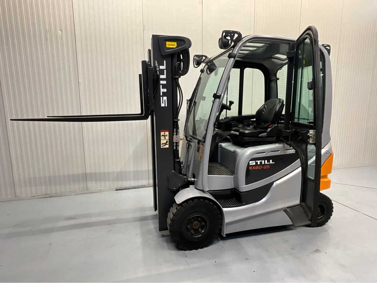 STILL - RX60-25 - FORKLIFT TRIPLEX - SITESHIFT - FREELIFT - BATTERY FROM 2021 - CLOSED CABIN - AIR CONDITIONING - Forklift: picture 2 STILL - RX60-25 - FORKLIFT TRIPLEX - SITESHIFT - FREELIFT - BATTERY FROM 2021 - CLOSED CABIN - AIR CONDITIONING - Forklift: picture 2