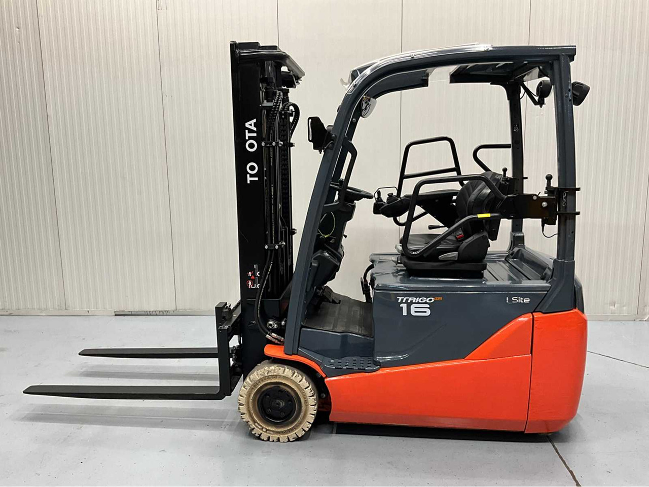 TOYOTA - 2018 - 8FBE16T - FORKLIFT, FREELIFT - SIDE-SHIFT - PLASTIC ROOF - 4TH FUNCTION - Forklift: picture 3 TOYOTA - 2018 - 8FBE16T - FORKLIFT, FREELIFT - SIDE-SHIFT - PLASTIC ROOF - 4TH FUNCTION - Forklift: picture 3