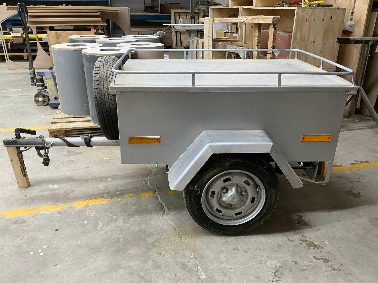 TRAILER - Trailer: picture 2 TRAILER - Trailer: picture 2