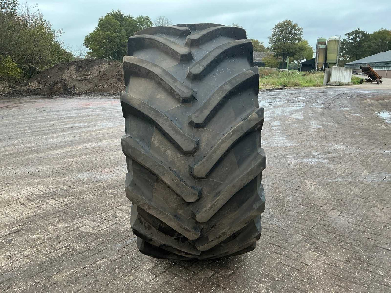 Trelleborg TM200 - Wheels and tires for Farm tractor: picture 3 Trelleborg TM200 - Wheels and tires for Farm tractor: picture 3