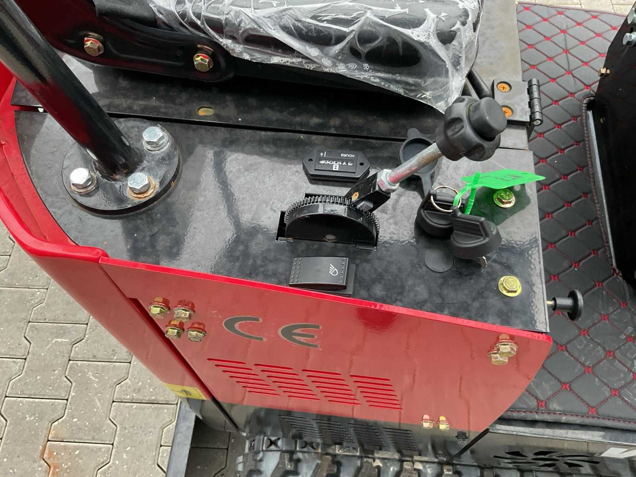 Mini excavator VICSEC - VC13-R - MINI EXCAVATOR: picture 15 Mini excavator VICSEC - VC13-R - MINI EXCAVATOR: picture 15