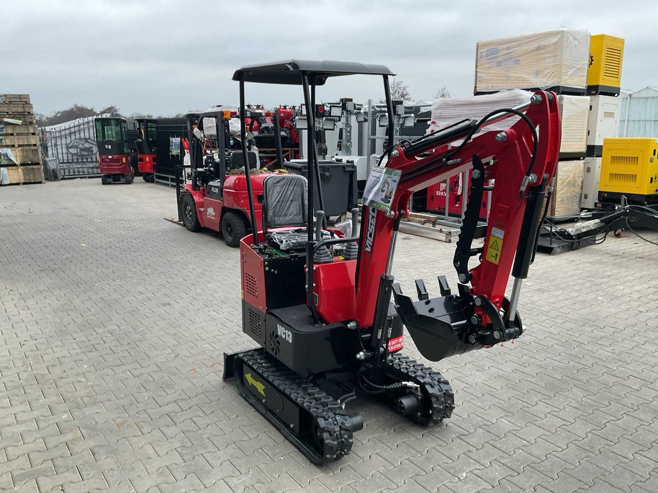 Mini excavator VICSEC - VC13-R - MINI EXCAVATOR: picture 7 Mini excavator VICSEC - VC13-R - MINI EXCAVATOR: picture 7