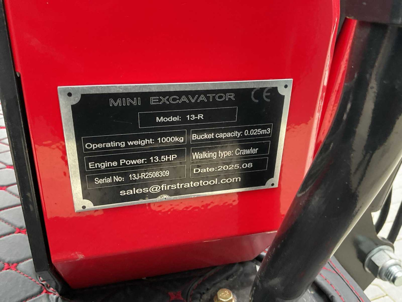 Mini excavator VICSEC - VC13-R - MINI EXCAVATOR: picture 16 Mini excavator VICSEC - VC13-R - MINI EXCAVATOR: picture 16