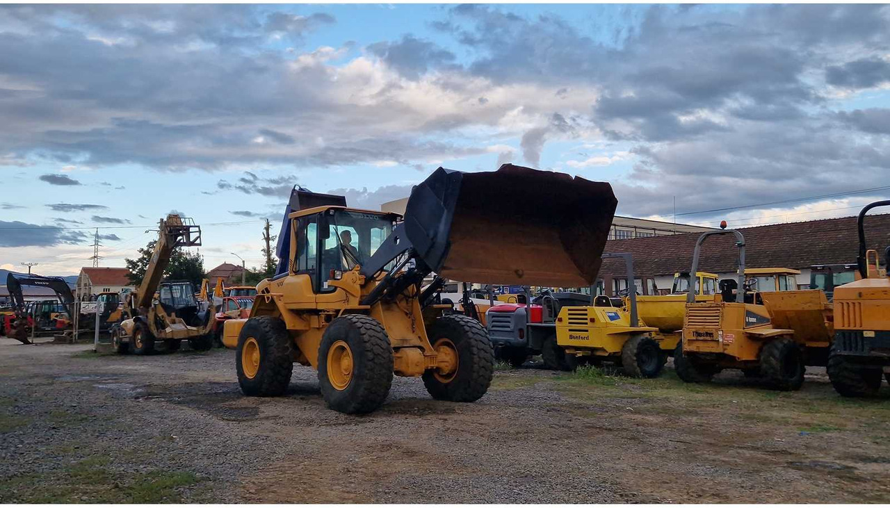 VOLVO L90F - Wheel loader: picture 3 VOLVO L90F - Wheel loader: picture 3